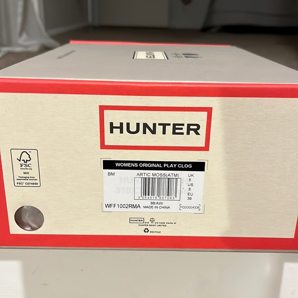 Hunter Play Clogs - Womens 8 in Arctic Moss